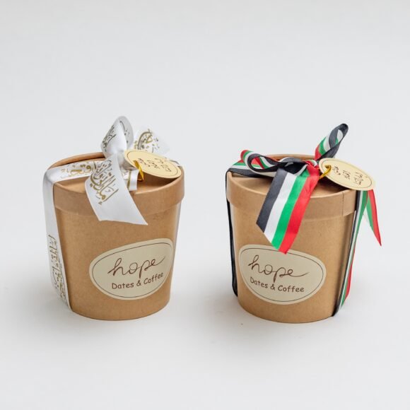 9 pieces of sukkary dates and caramel sauce