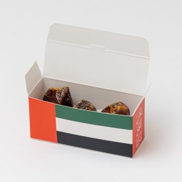 3 pieces of sukkary dates filled with biscuits , cardamom and caramel sauce - Image 2