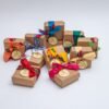 5 pieces of sukkary dates filled with biscuits, cardamom and caramel sauce